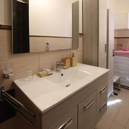 Apartment Dhome - Heart Navigli *